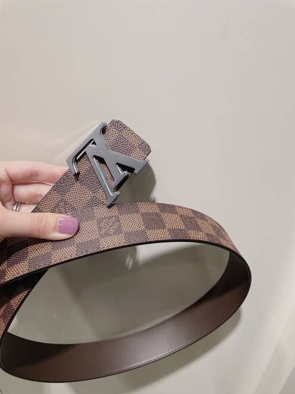 Louis Vuitton 40MM Belt LVB00369